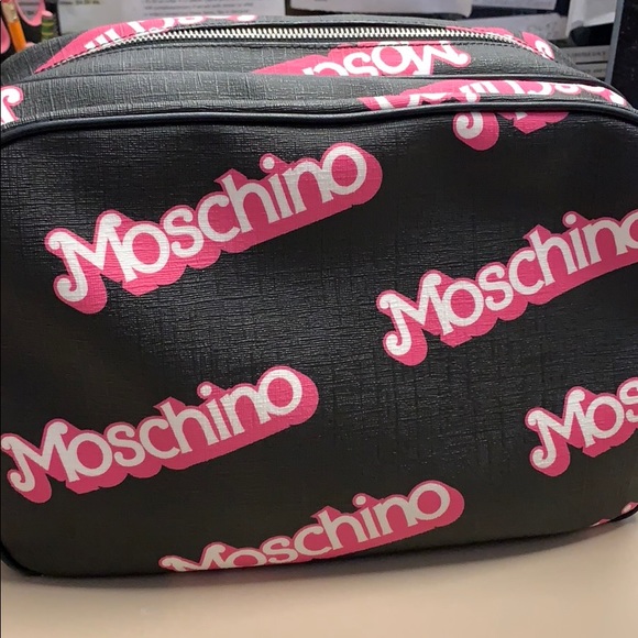 Moschino Barbie bag like new used once w dust bag - Picture 3 of 6